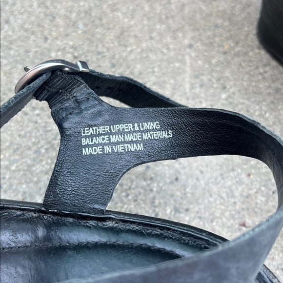 BORN leather strappy platform heeled sandals. Size 10M - Picture 4 of 6